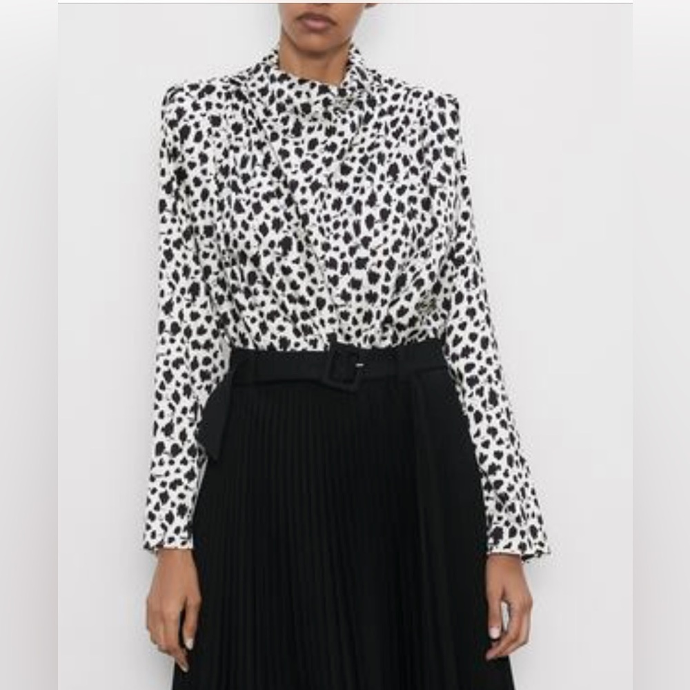 ZARA PRINT TOP WITH PLEATS